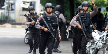 Penyalahgunaan Kekuasaan Pada Petugas Kepolisian: Kecenderungan Vs Sosialisasi