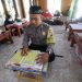 Polisi bhabinkamtibmas ini mengajar mengaji di masjid An Nuur Kediri