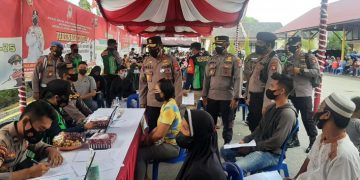 Kapolda Kalteng Tinjau Vaksinasi Massal  Di Mako Ditsamapta Polda Kalteng