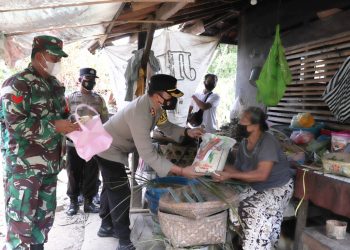 TNI dan Polri di Tabanan Kembali Bersinergi Salurkan Bantuan Sembako