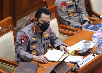 Kapolri Instruksikan Polisi untuk Percepat Distribusi Bansos