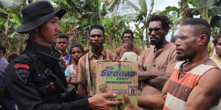 Polri Setia Kawal Pengawasan dan Penyaluran Aneka Bantuan COVID-19 Pemerintah