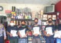 Bansos PPKM Mikro Terus Digencarkan Polisi, Hari ini Paket Beras Disalurkan ke Buruh Bengkel