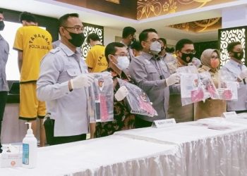 Berawal dari Facebook Polisi Ungkap Jaringan Pembuat Sertifikat Vaksin Palsu