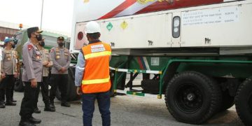 Kapolri Luncurkan Bantuan 10 Iso Tank untuk Antisipasi Ketersediaan Oksigen