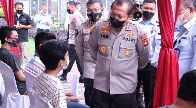 Kapolda Sumsel Tinjau Vaksinasi Warga Binaan Rutan Kelas 1 Pakjo Palembang