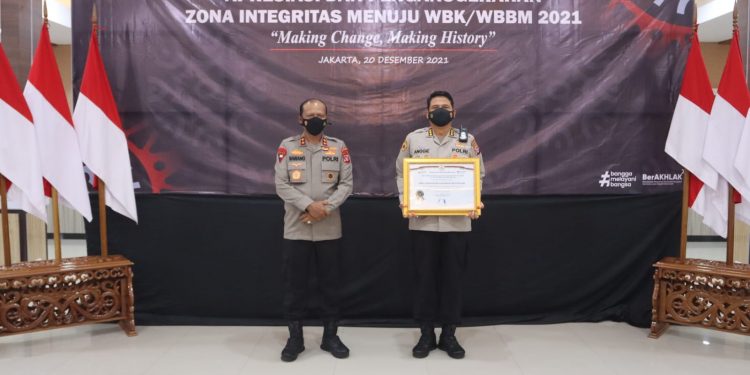 Wujudkan Zona Integritas WBK dan WBBM, 6 Satker Polda Kalteng Terima Penganugrahan Kemenpan RB RI