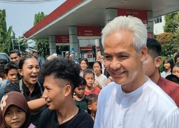 Kunjungi Pademangan, Ganjar Terima Keluhan Air Bersih hingga Akses Pendidikan