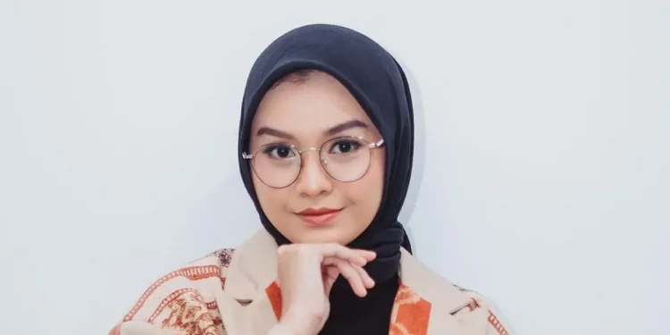 Salma Salsabil Hadirkan Single Terbaru Unggah Semangat Penggemar #BolehJugaSalmaSalsabil Sumber Liputan6.