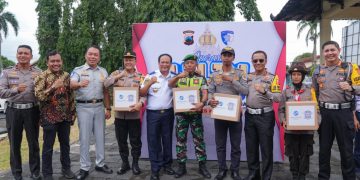 Wakil Menteri Perhubungan RI Suntana bersama Kakorlantas Polri Irjen Pol Aan Suhanan, Dirut PT Jasa Raharja Rivan A. Purwantono melakukan peninjauan arus lalu lintas pada libur nataru di kawasan Yogyakarta pada Sabtu (28/12/2024).