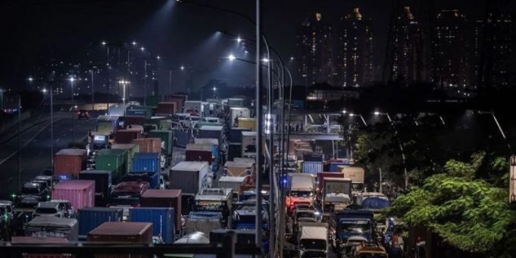 Kemacetan Horor di Tanjung Priok Akibat Lonjakan Volume Kendaraan