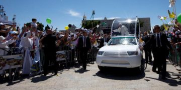 Popemobile Paus Fransiskus Diubah Jadi Klinik Keliling untuk Anak-anak Gaza