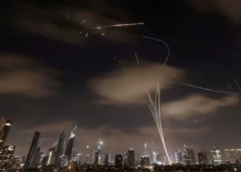 Iran Luncurkan Rudal Hipersonik Fattah-1