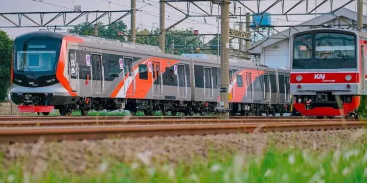 KAI Commuter Operasikan Tiga KRL Baru Asal China di Lintas Bogor dan Cikarang Mulai 1 Juni 2025