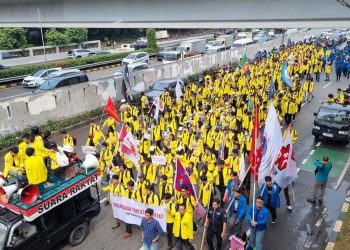 Mahasiswa Demo di DPR, Desak 17+8 Tuntutan Rakyat Segera Dipenuhi