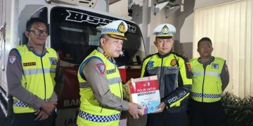 Kakorlantas Polri Kirim Satu Ton Rendang Dan Ribuan Paket Sembako Untuk Korban Bencana Sumbar
