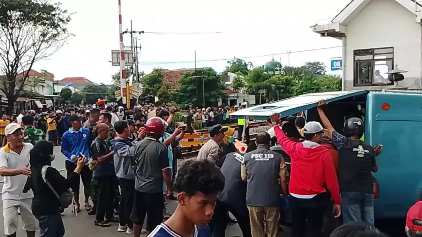 Empat Tewas, Empat Luka Usai Tertabrak KA Malioboro Ekspres di Magetan