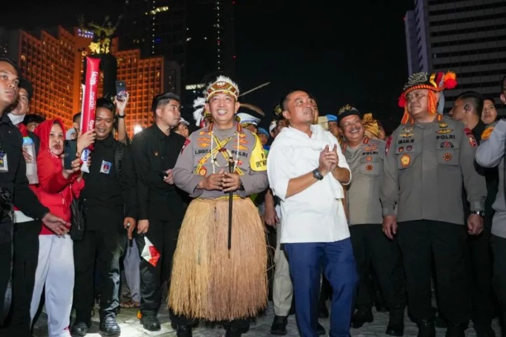 Kapolri dan Mensesneg Saksikan Karnaval Kemerdekaan RI di Bundaran HI