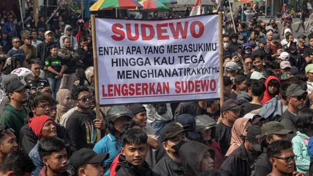 Demo Besar di Pati: Benarkah Bupati Sudewo Mundur dan Dimakzulkan?