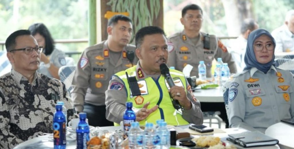Kakorlantas Tinjau Jalur Puncak Pastikan Kesiapan Operasi Lilin Natal 2025